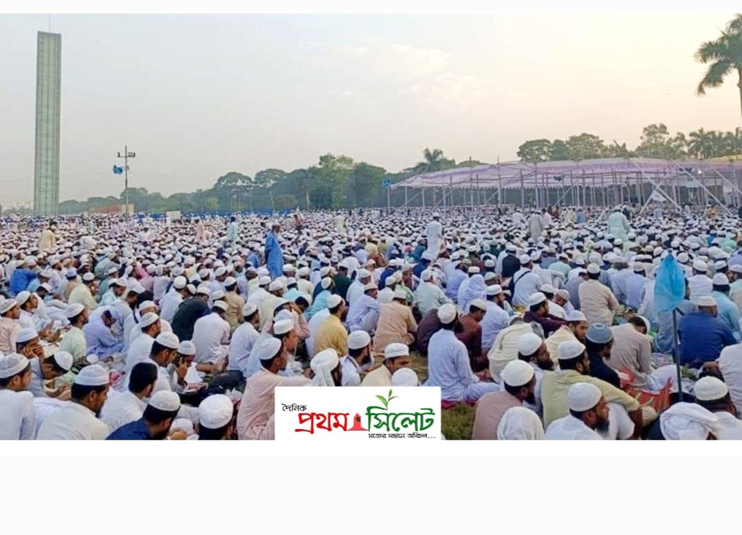 জনসমুদ্রে রূপ নিল ঢাকার সোহরাওয়ার্দী উদ্যান