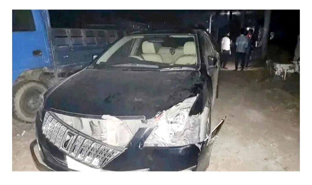 হাসনাত আব্দুল্লাহ ও সারজিস আলমের গাড়িবহরে ট্রাকের ধাক্কা