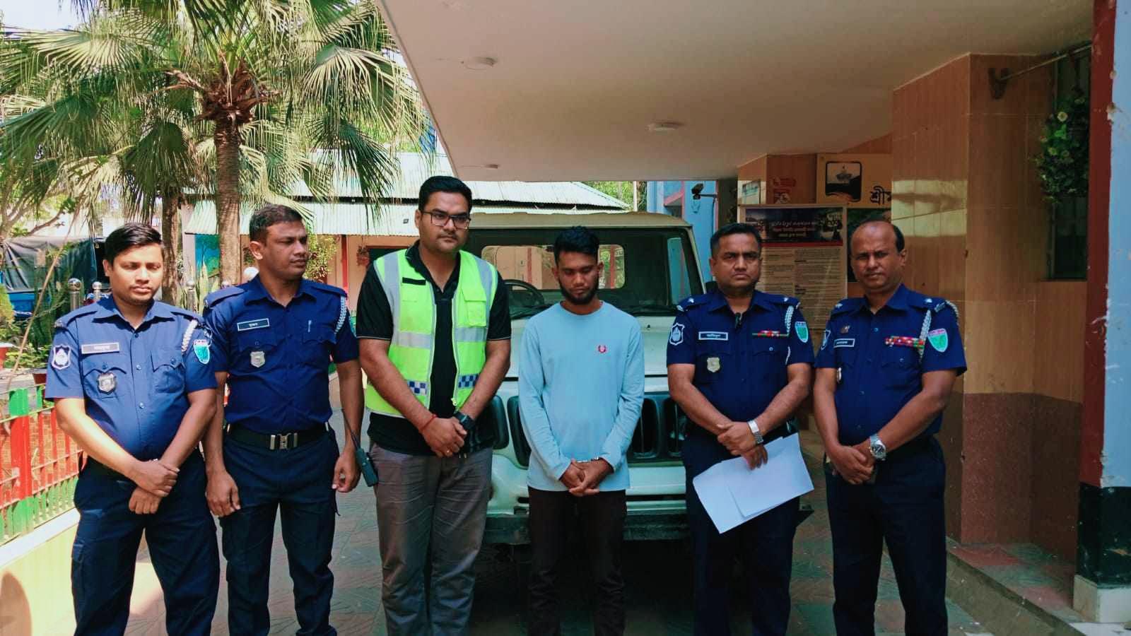 শ্রীমঙ্গলে চোরাইকৃত পিকআপ গাড়ি উদ্ধার, আটক ১