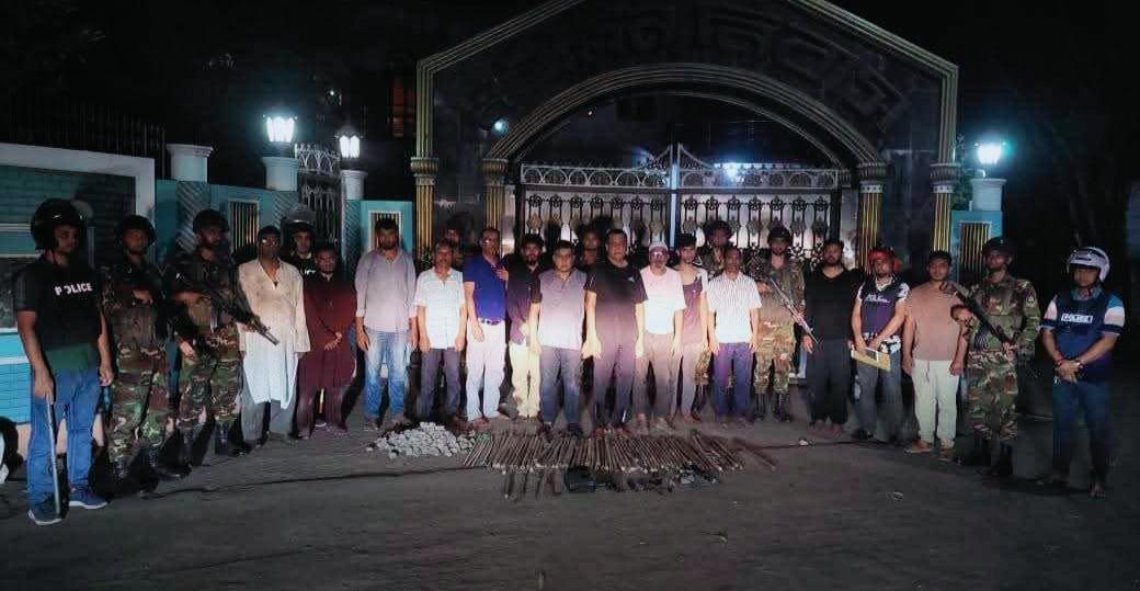 শ্রীমঙ্গলে টমটম পার্কিং নিয়ে দু’পক্ষের সংঘর্ষে রণক্ষেত্র, বিএনপি নেতা সাবেক মেয়রসহ আটক-১৪