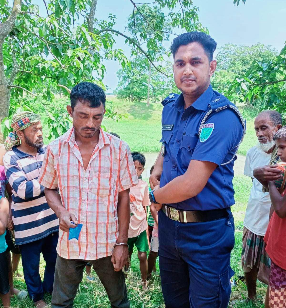শান্তিগঞ্জে ইয়াবাসহ রিকশাচালক গ্রেফতার