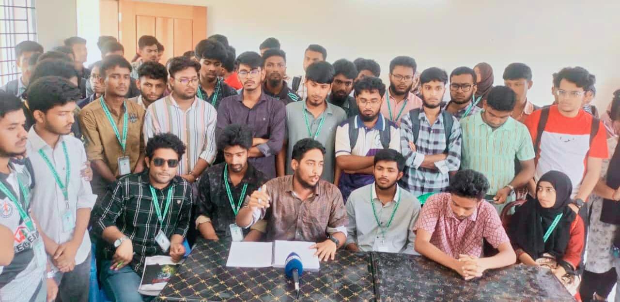 নিজস্ব বাস চালুর দাবিতে সুবিপ্রবি শিক্ষার্থীদের ৮ দিনের আল্টিমেটাম