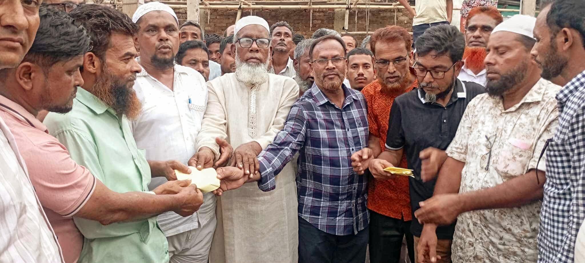 লাখাই বাজারে আগুনে পুড়ে ক্ষতিগ্রস্ত ব্যবসায়ীদের আর্থিক সহয়তা প্রদান