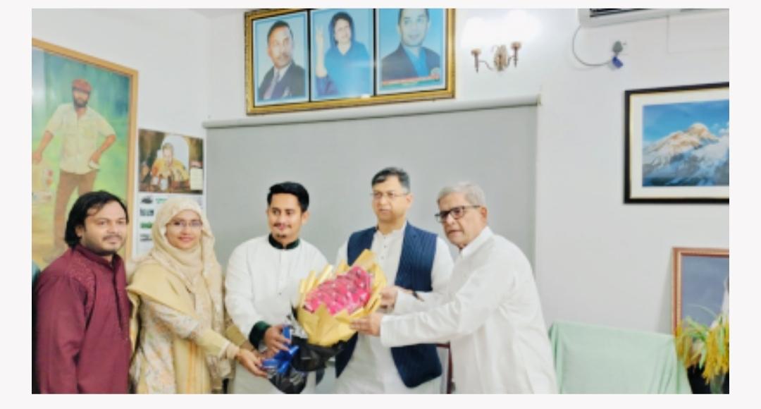 বিএনপির গুলশান কার্যালয়ে শুভেচ্ছা জানাতে এনসিপি নেতারা