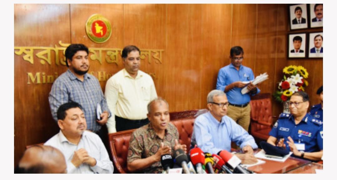 সারাদেশে ৩৩ হাজার মণ্ডপে দুর্গাপূজা অনুষ্ঠিত হবে: স্বরাষ্ট্র উপদেষ্টা