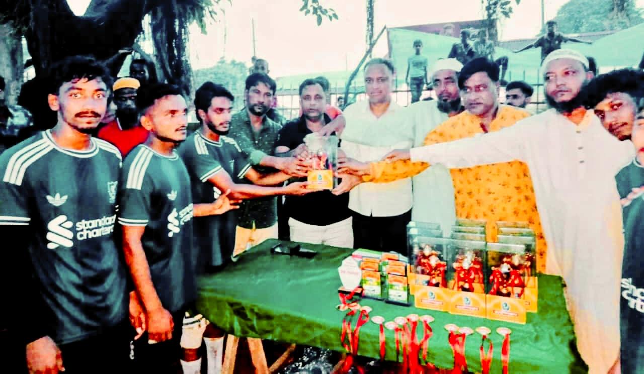 আদর্শগ্রাম প্রিমিয়ার লিগ ফুটবল টুর্নামেন্টের ফাইনাল সম্পন্ন