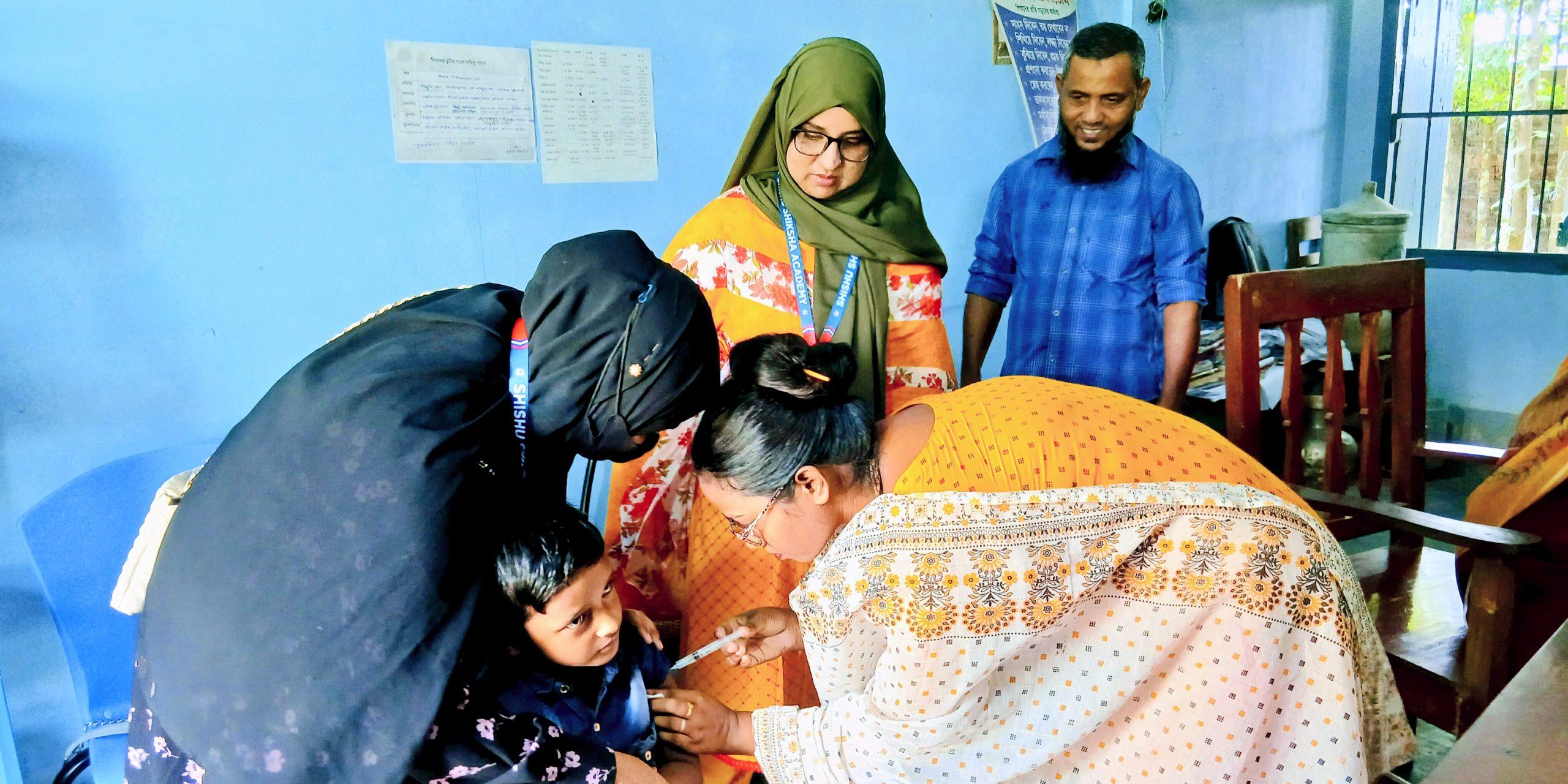 শিশু শিক্ষা একাডেমিতে টাইফয়েড টিকাদান কর্মসূচি অনুষ্ঠিত