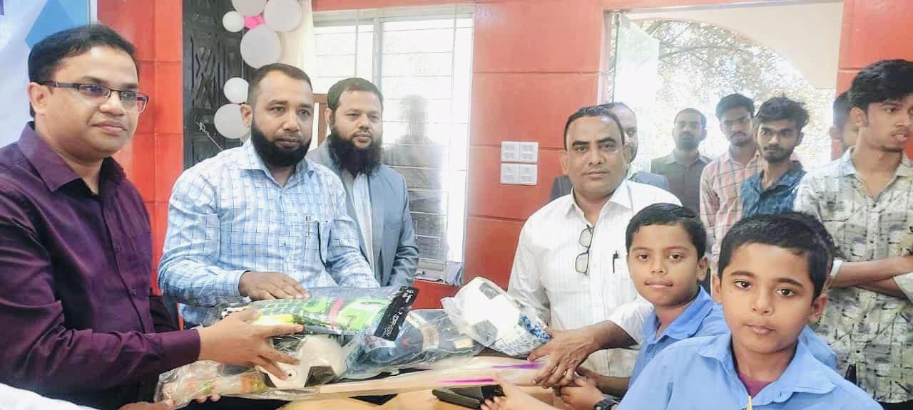 শান্তিগঞ্জে বিভিন্ন শিক্ষা প্রতিষ্ঠানে ক্রীড়া সামগ্রী বিতরণ
