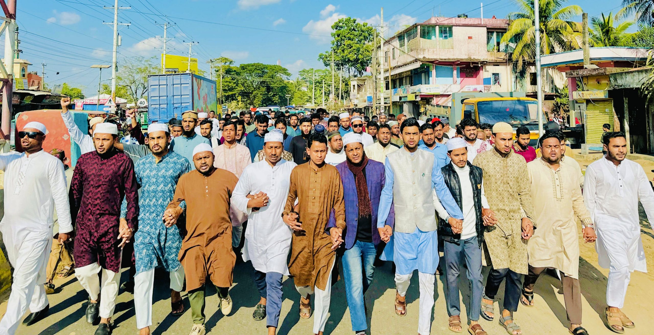 ওসমান হাদি হত্যার বিচারের দাবিতে বড়লেখায় ছাত্র জনতার বিক্ষোভ মিছিল ও সমাবেশ