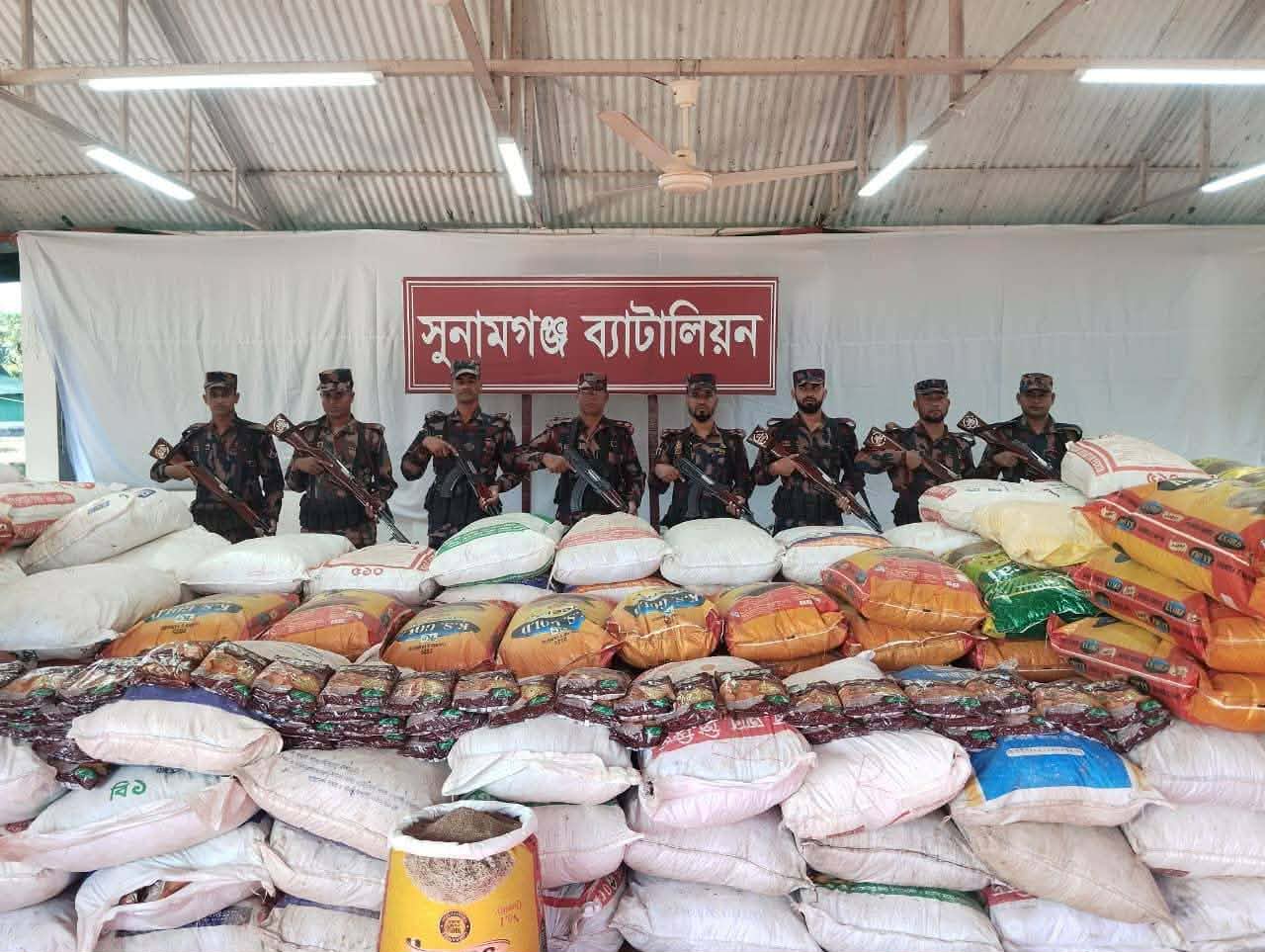 সুনামগঞ্জে বিজিবি ও সেনাাবহিনীর যৌথ অভিযানে ৪০ লাখ টাকার ভারতীয় অবৈধ পণ্য আটক