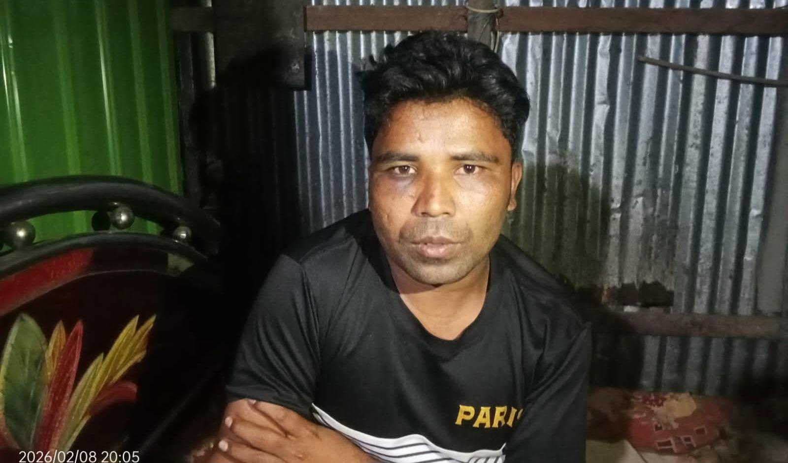 আজমিরীগঞ্জে ঘণ এনজিওর প্রতারণা নারীদের হাতে প্রতারক আটক