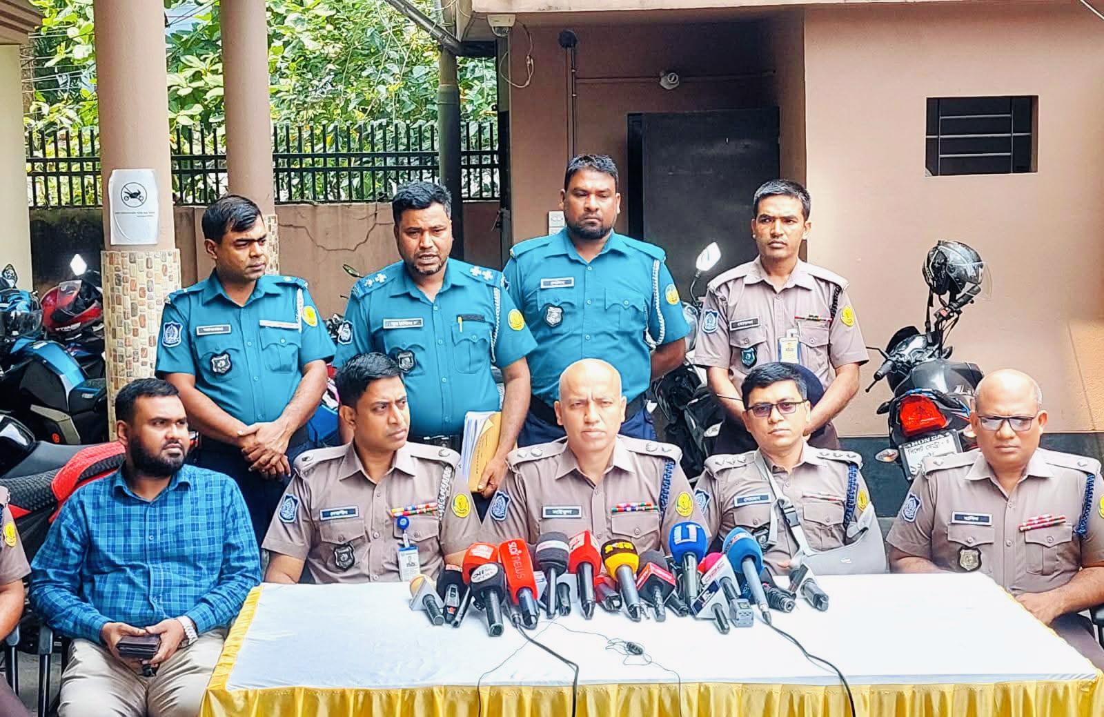 শিশু ফাহিমাকে হত্যার পর মানুষের মধ্যে মিশে পরিস্থিতি পর্যবেক্ষণ করে ঘাতক জাকির: পুলিশ