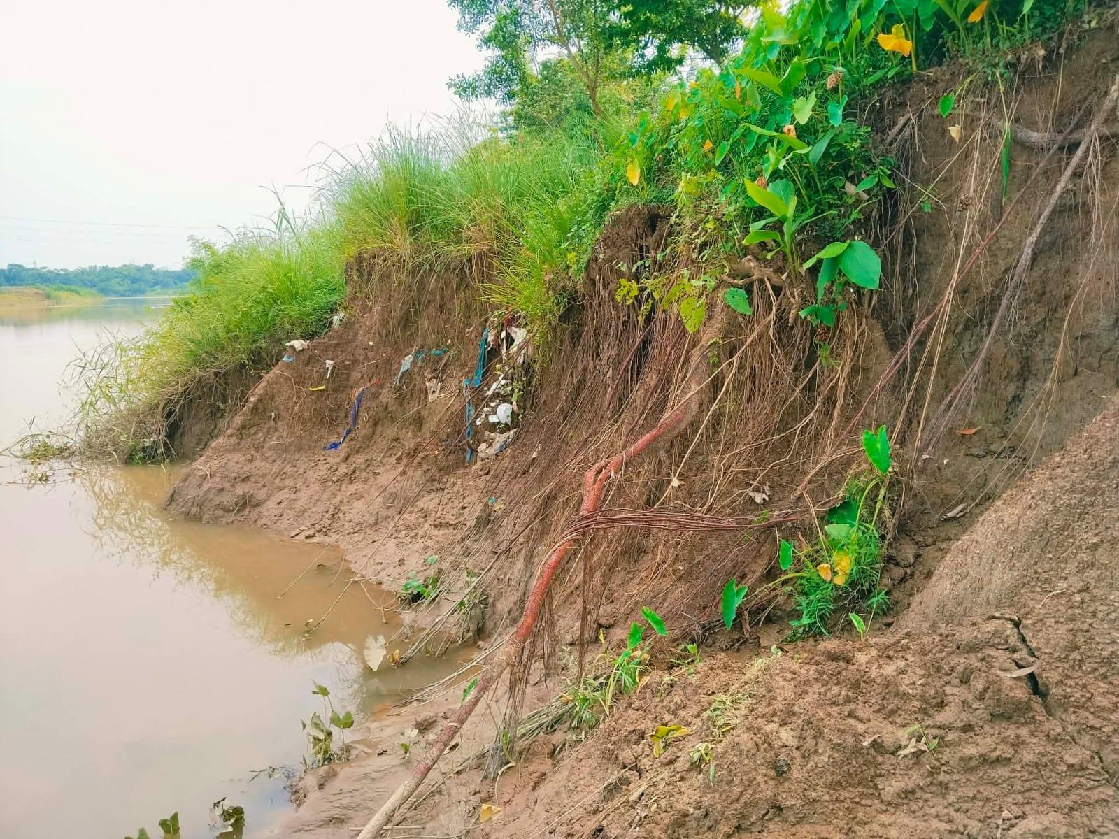 গোলাপগঞ্জে শিংপুর ডাইক ভাঙন, আতঙ্কে এলাকাবাসী