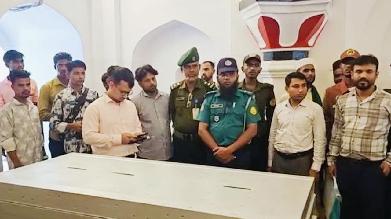 শাহজালাল মাজারের দানের ডেক সিলগালা, বসল প্রশাসনের দানবাক্স