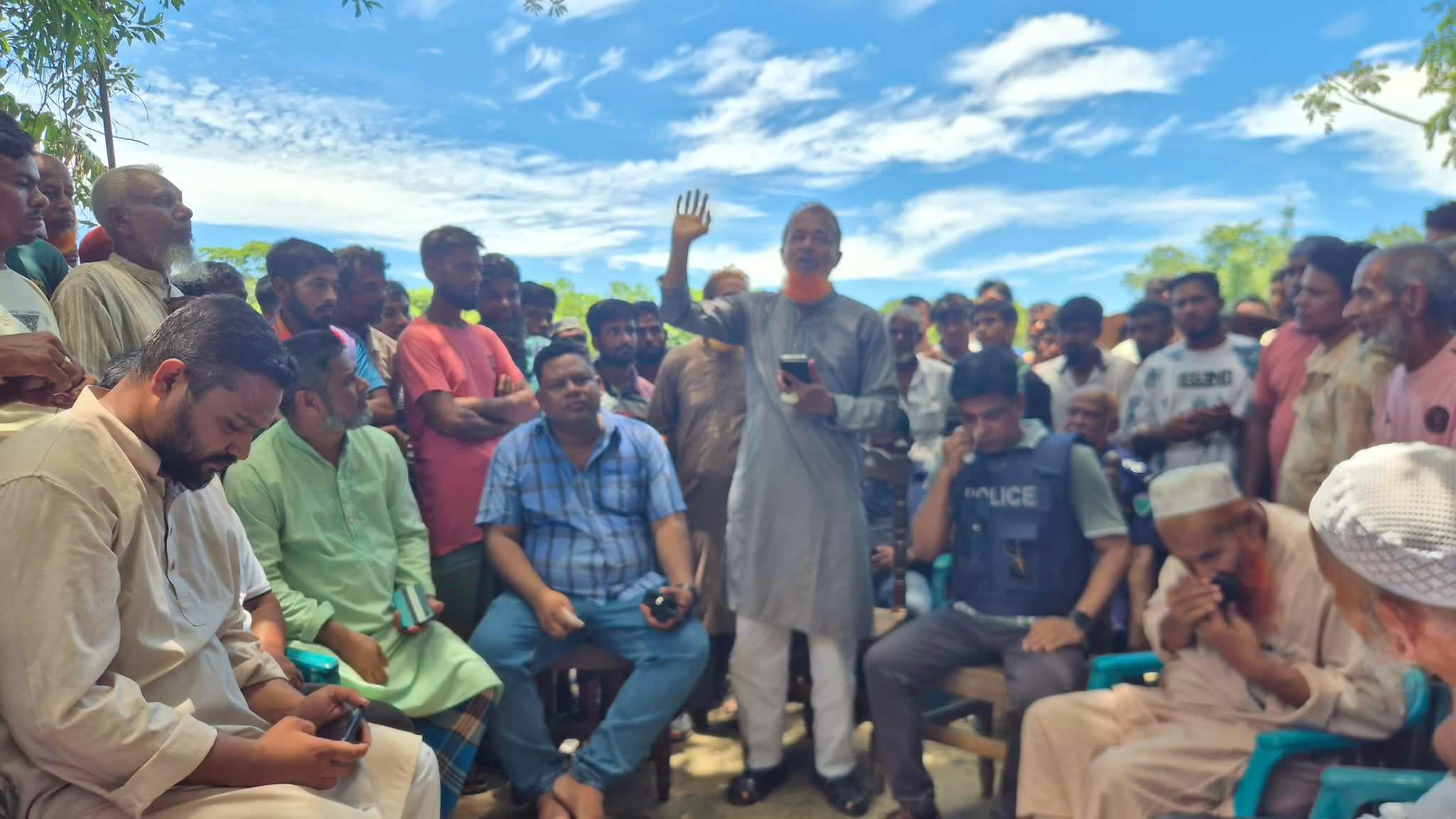প্রশাসন ও রাজনৈতিক নেতাদের হস্তক্ষেপে ভয়াবহ সংঘর্ষ থেকে রক্ষা পেল ছিলা পাঞ্জা ও তাতারী মহল্লা গ্রামবাসী