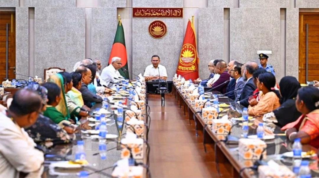 সমাজের সবাই এগিয়ে এলে অনেক বড় সমস্যার সমাধান করা সম্ভব: প্রধানমন্ত্রী