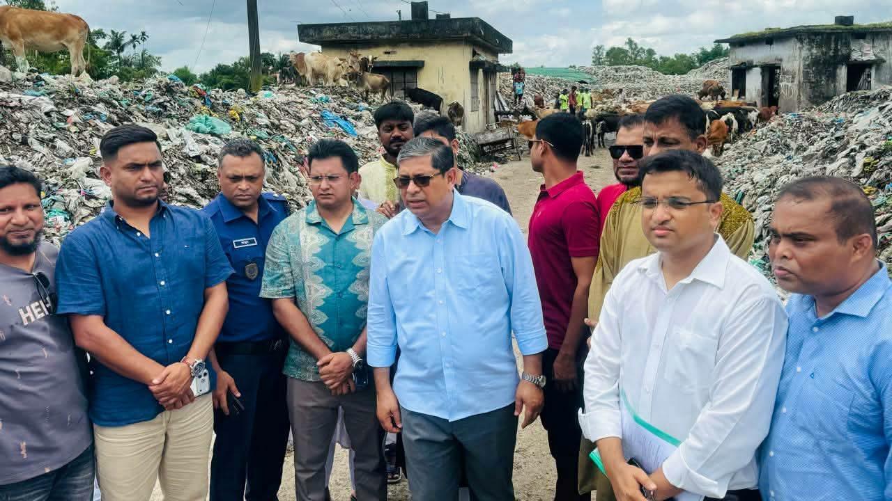 প্রতিমন্ত্রী  মীর শাহে আলম উন্নয়নমূলক কাজ ও ময়লারভাগার পরিদর্শন করেন