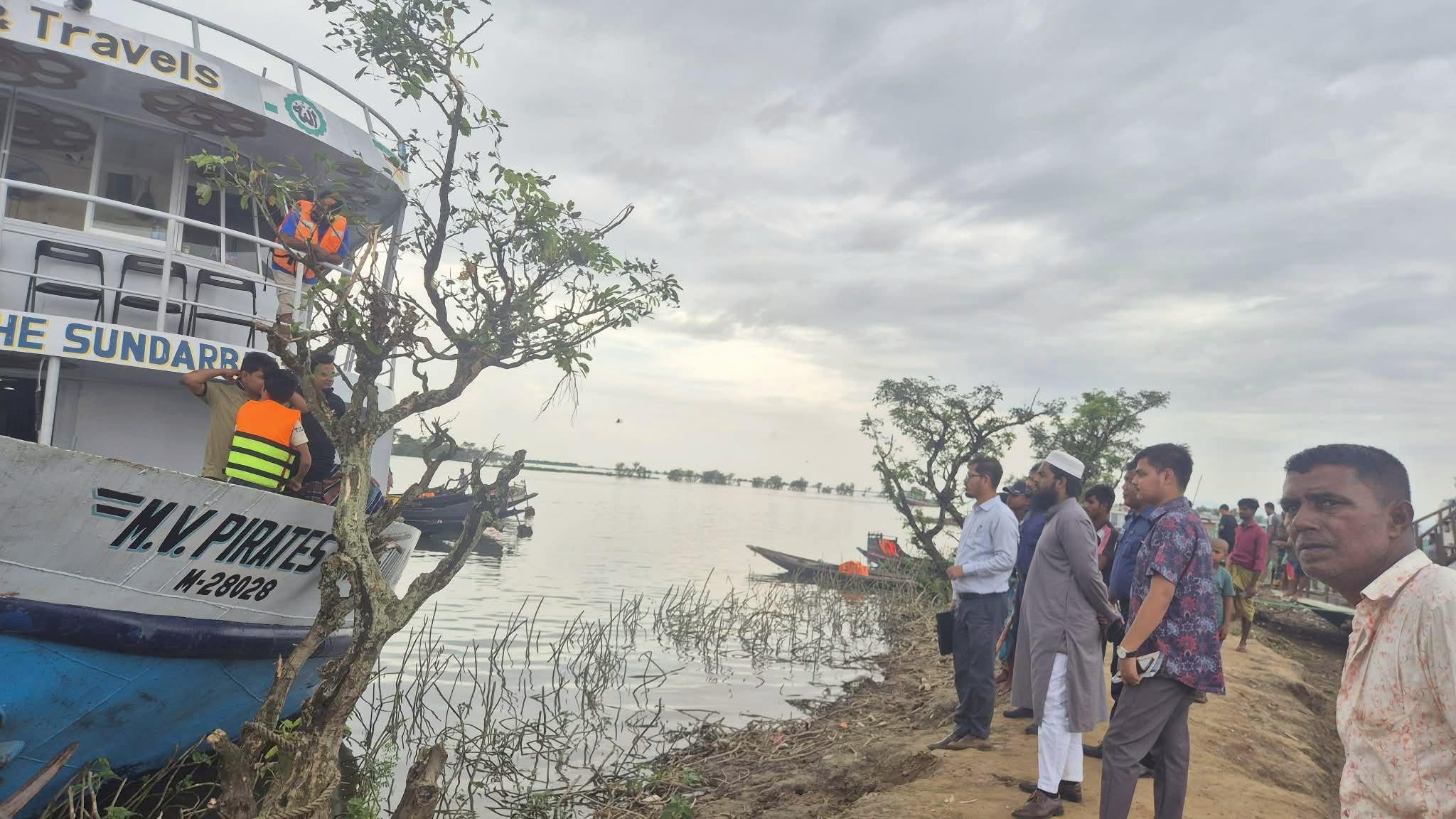 টাঙ্গুয়ার হাওরে পরিবেশ অধিদপ্তরের অভিযান, ৩ নৌযানকে জরিমানা